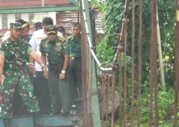 Danrem 063/SGJ Periksa Langsung Perbaikan Jembatan Krian