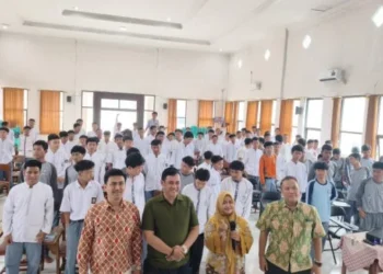 Pahami Risiko Hukum Bullying dan Tawuran, Fakultas Hukum UGJ Datangi SMK Ulil Albab