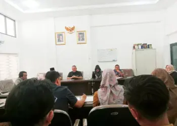 Strategi Peningkatan PAD: Ketua DPRD Pimpin Rapat Komisi II Secara Langsung