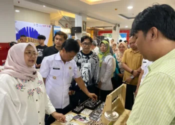 Antusiasme Warga Sambut Operasi Pasar Bersubsidi di Lemahwungkuk