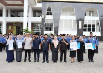 Wali Kota Serahkan SK, Tekankan Peningkatan Kinerja ASN