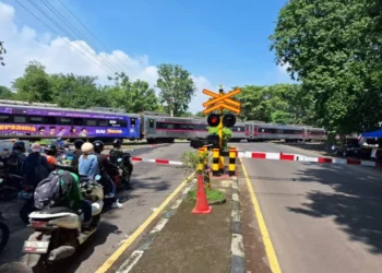 KAI Apresiasi Kesabaran Pengguna Jalan Raya: Lonjakan Perjalanan Kereta Api di Daop 3 Cirebon Saat Lebaran 2026