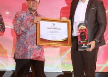 OJK Cirebon Terima Penghargaan: Apresiasi Bupati atas Literasi Keuangan