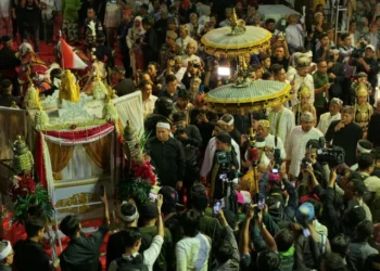 Kirab Mahkota Binokasih, Harmoni Budaya dan Pluralisme Cirebon