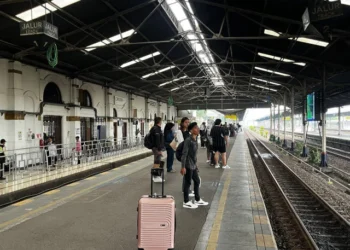 Stasiun Terpadat di Daop 3 Cirebon Saat Long Weekend Hari Kenaikan Yesus