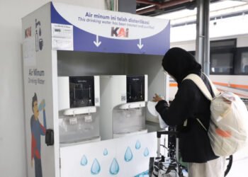 KAI Daop 3 Cirebon Sediakan Water Station Gratis Bagi Penumpang Kereta Api